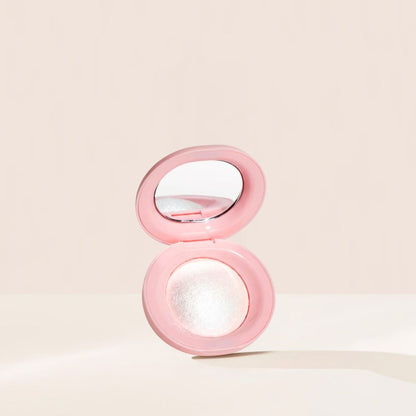 Oplenza Silky Touch Highlighter in shade Pearl-Silky powder highlighter glow finish