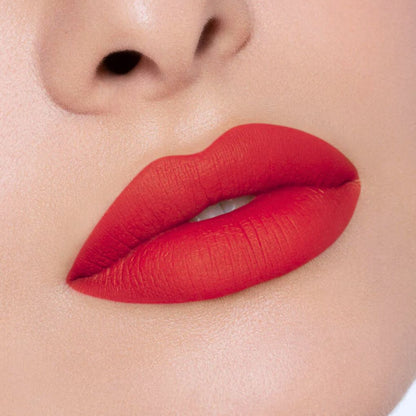 Close-up of a soft confortable and moist-matte lipstick applied on lips in shade 10 Red Standard